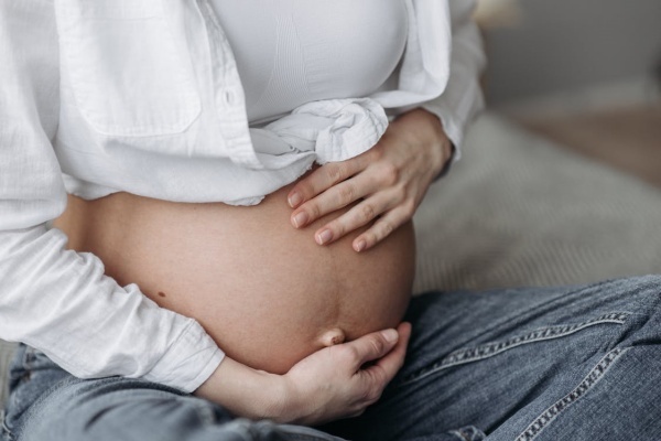 代孕并不是任何愿意怀孕的女性都可以参与的