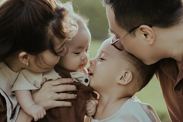 如何选择靠谱的低预算代孕机构?